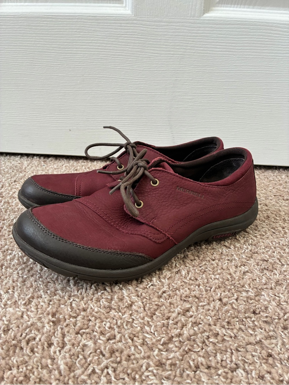 Merrell Dassie Tie Women's Leather Casual Shoes Deep Red Size 8